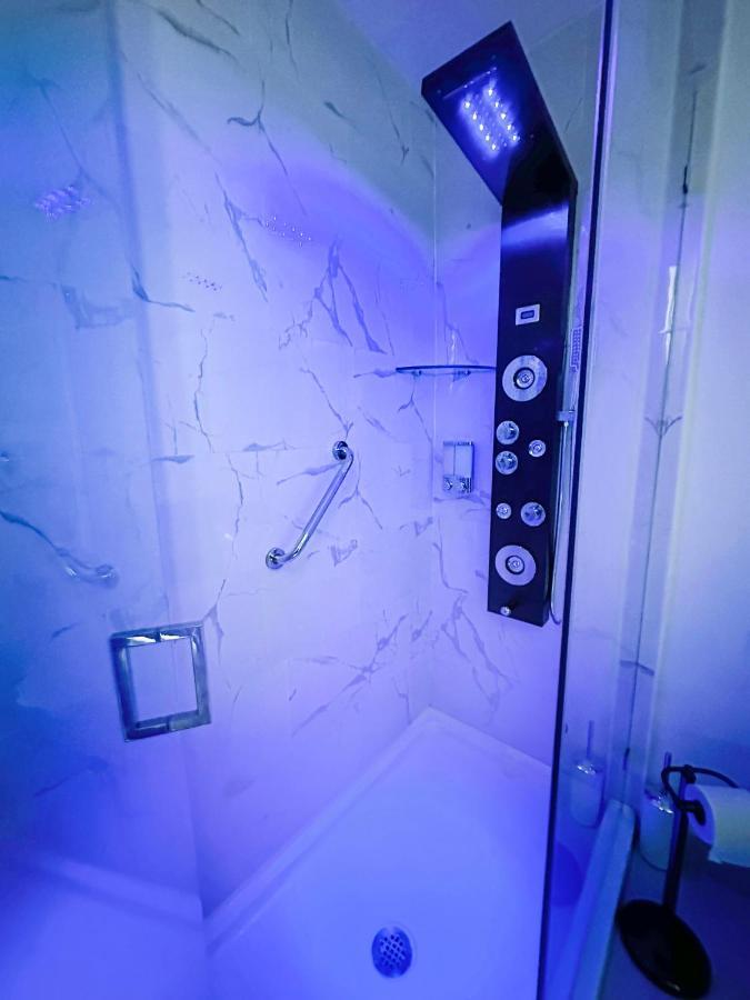 הומסטד Vacay Spot Experience Luna Sky! 65" Tv Bar, Bbq, Shower Massage Jets, Music, Go To Fl Keys מראה חיצוני תמונה