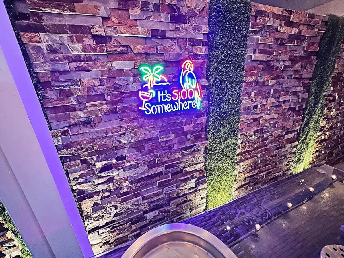הומסטד Vacay Spot Experience Luna Sky! 65" Tv Bar, Bbq, Shower Massage Jets, Music, Go To Fl Keys מראה חיצוני תמונה