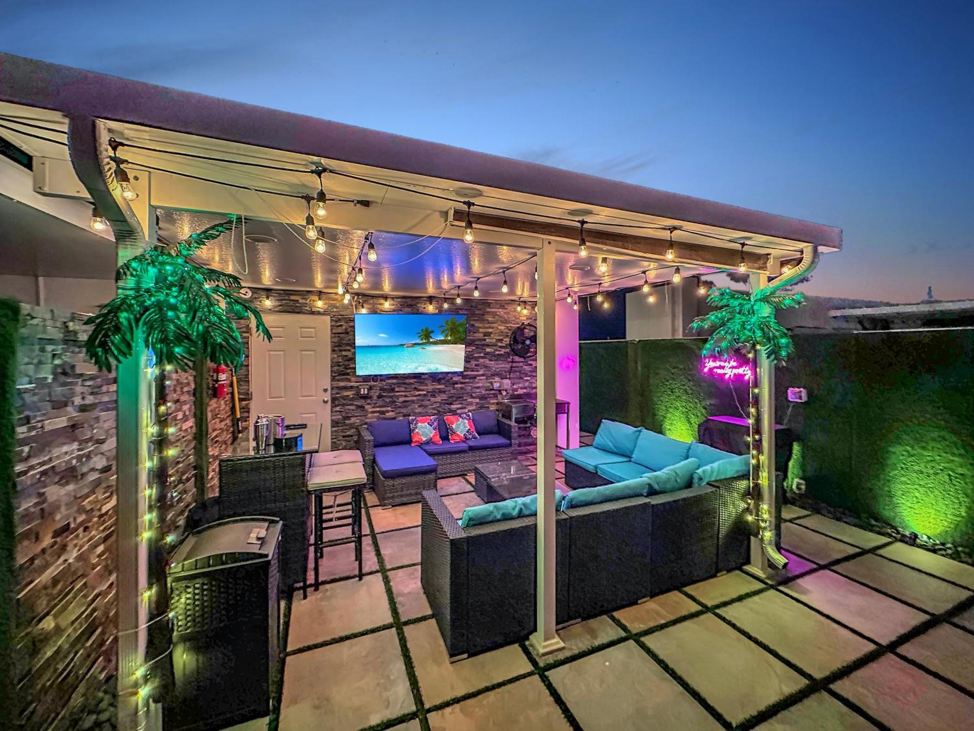 הומסטד Vacay Spot Experience Luna Sky! 65" Tv Bar, Bbq, Shower Massage Jets, Music, Go To Fl Keys מראה חיצוני תמונה