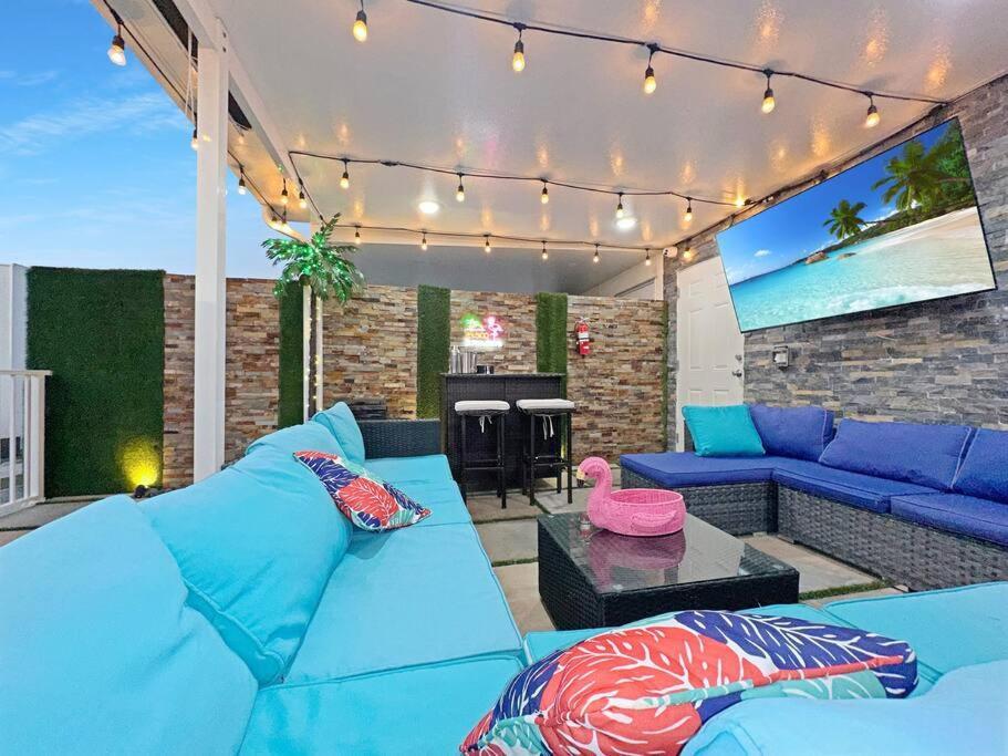 הומסטד Vacay Spot Experience Luna Sky! 65" Tv Bar, Bbq, Shower Massage Jets, Music, Go To Fl Keys מראה חיצוני תמונה