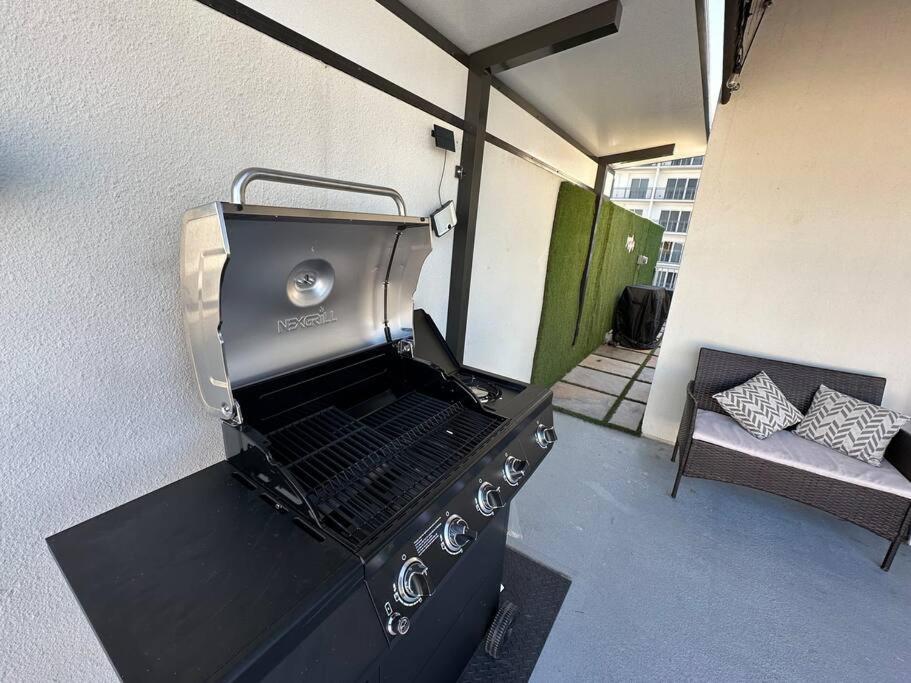 הומסטד Vacay Spot Experience Luna Sky! 65" Tv Bar, Bbq, Shower Massage Jets, Music, Go To Fl Keys מראה חיצוני תמונה