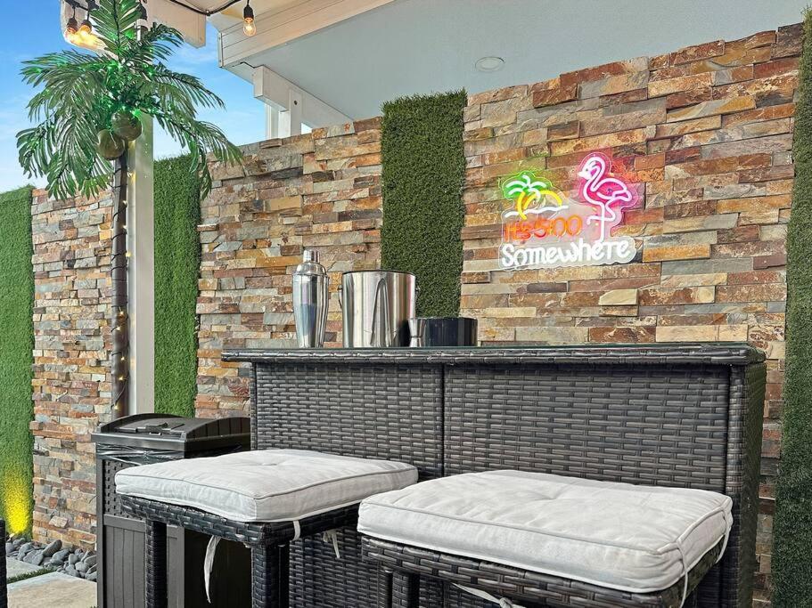 הומסטד Vacay Spot Experience Luna Sky! 65" Tv Bar, Bbq, Shower Massage Jets, Music, Go To Fl Keys מראה חיצוני תמונה